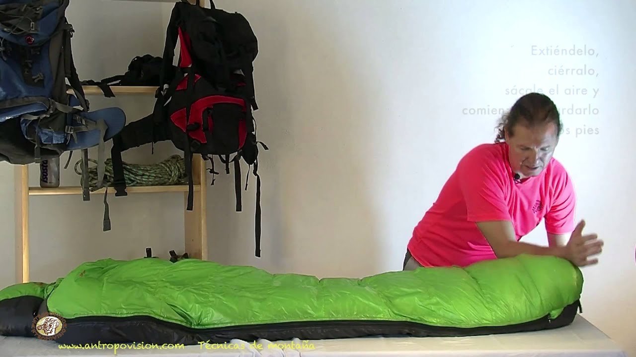 ¿Cómo empacar un saco de dormir?