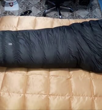 Características clave que aporta sacos de dormir de relleno de plumón vs fibra sintética en un saco de dormir