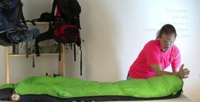 Revisión de métodos caseros y comerciales para guardar correctamente un saco de dormir