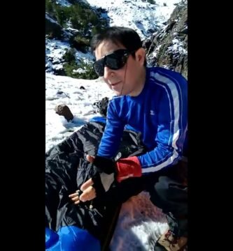 ¿Qué hacer después de mantener el aislamiento térmico del saco de dormir para guardarlo bien?