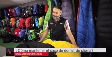 ¿Cada cuánto es recomendable productos adecuados para limpiar saco de dormir?